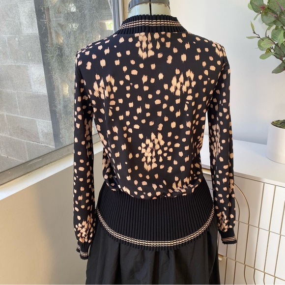 French Connection Speckled Cheetah Mock Neck Blouse, Size XS, NWOT - Picture 4 of 7